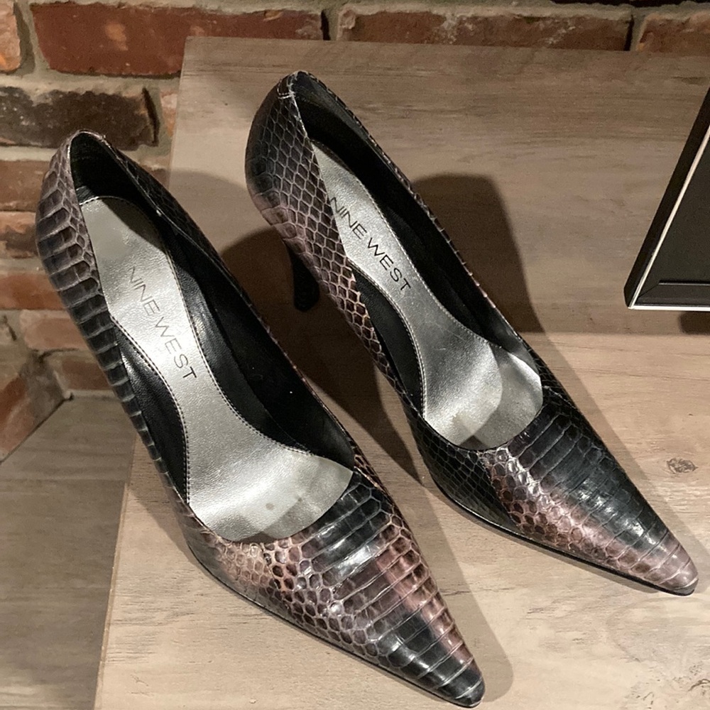 2 for $10 - Vintage Y2K Nine West Snakeskin Print Leather Pumps